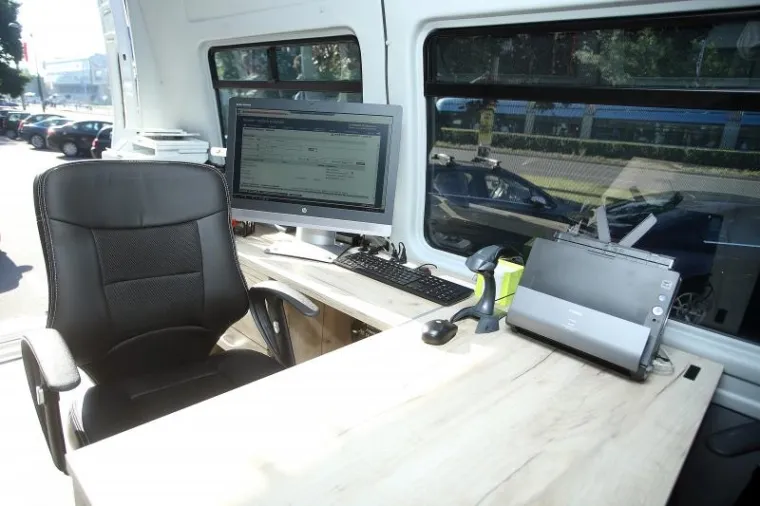 POGLEDAJTE HOLDINGOV URED NA KOTAČIMA: U njemu Zagrepčani mogu plaćati račune, kupovati pokaze...