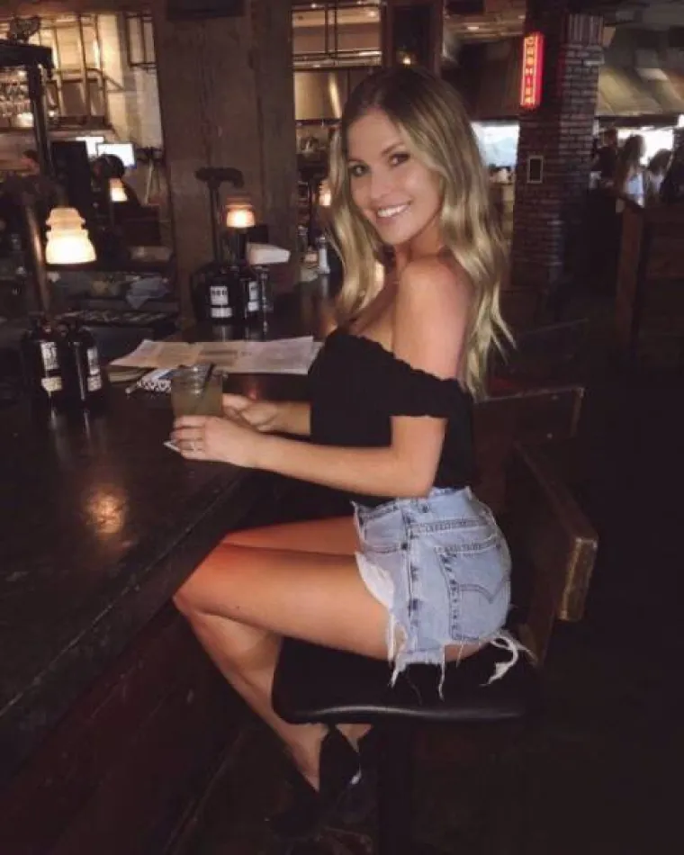 NETKO BI OVE CURE TREBAO UPOZORITI: Kad su izlazile iz kuće, sigurno nisu provjerile svoje guze u ogledalu