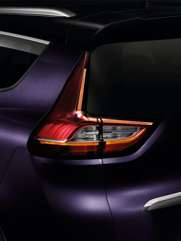 ODSAD I U INITIALE PARIS VERZIJI: Pogledajte Renault Scenic i Grand Scenic u najluksuznijem izdanju