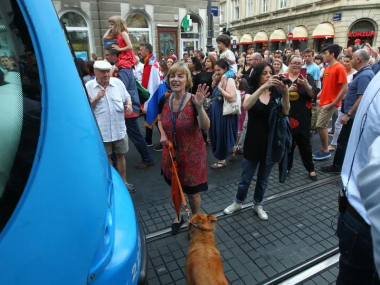 20.000 LJUDI STIGLO NA PROSVJED PODR&Scaron;KE KURIKULARNOJ REFORMI: Podr&scaron;ku su do&scaron;li dati brojni političari