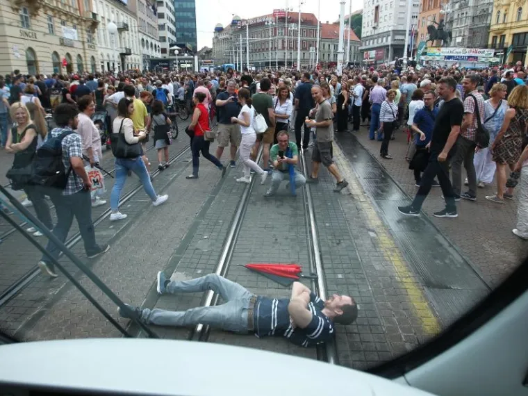 20.000 LJUDI STIGLO NA PROSVJED PODR&Scaron;KE KURIKULARNOJ REFORMI: Podr&scaron;ku su do&scaron;li dati brojni političari