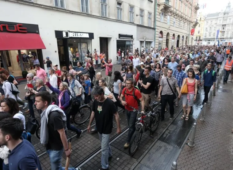 20.000 LJUDI STIGLO NA PROSVJED PODR&Scaron;KE KURIKULARNOJ REFORMI: Podr&scaron;ku su do&scaron;li dati brojni političari