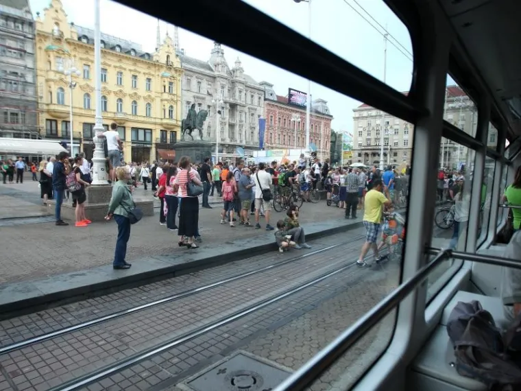 20.000 LJUDI STIGLO NA PROSVJED PODR&Scaron;KE KURIKULARNOJ REFORMI: Podr&scaron;ku su do&scaron;li dati brojni političari