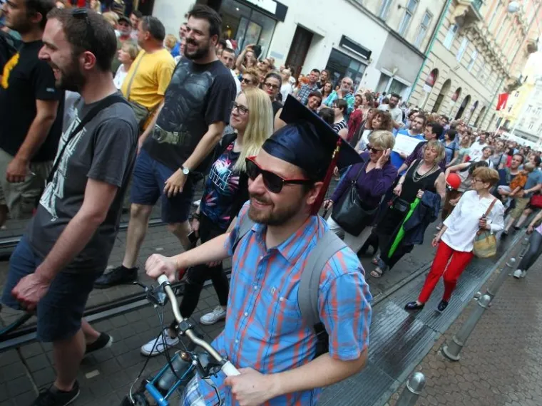 20.000 LJUDI STIGLO NA PROSVJED PODR&Scaron;KE KURIKULARNOJ REFORMI: Podr&scaron;ku su do&scaron;li dati brojni političari