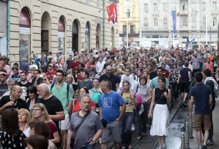 20.000 LJUDI STIGLO NA PROSVJED PODR&Scaron;KE KURIKULARNOJ REFORMI: Podr&scaron;ku su do&scaron;li dati brojni političari