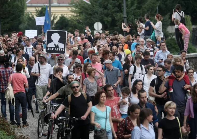 20.000 LJUDI STIGLO NA PROSVJED PODR&Scaron;KE KURIKULARNOJ REFORMI: Podr&scaron;ku su do&scaron;li dati brojni političari