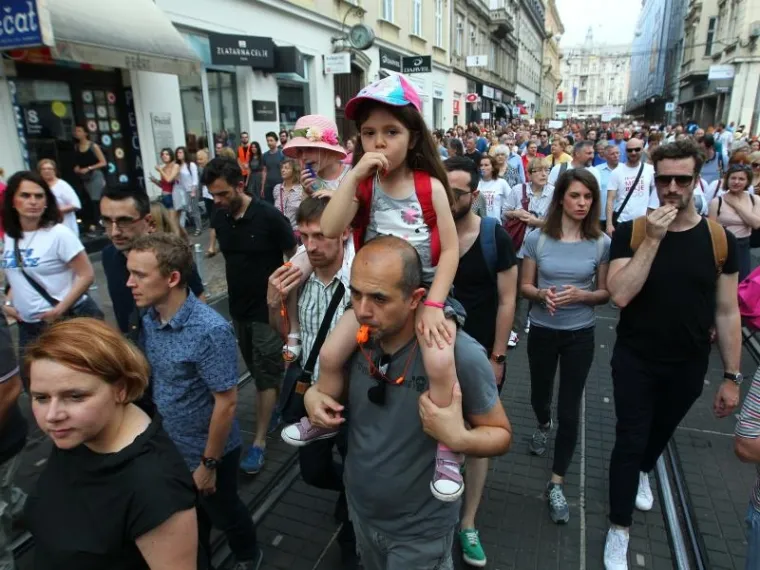 20.000 LJUDI STIGLO NA PROSVJED PODR&Scaron;KE KURIKULARNOJ REFORMI: Podr&scaron;ku su do&scaron;li dati brojni političari
