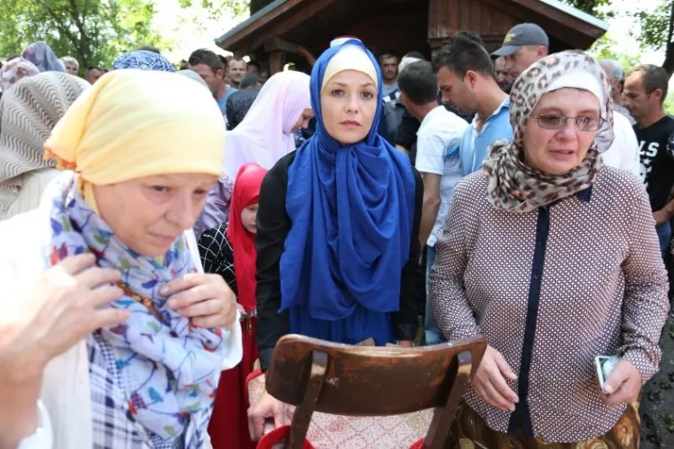 TUŽAN DAN U VELIKOJ KLADU&Scaron;I: Na mjesnom groblju u Elezovićima pokopan trogodi&scaron;nji Denis Pa&scaron;ić