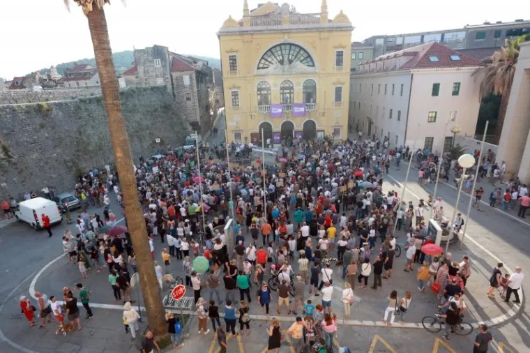 PROSVJED PODRŠKE KURIKULARNOJ REFORMI ODRŽAN DILJEM HRVATSKE: Evo kako je bilo u Splitu, Rijeci, Slavonskom Brodu...