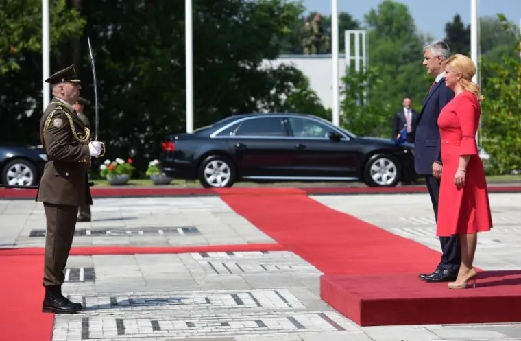SVEČANI PRIJEM ZA PREDSJEDNIKA KOSOVA: Evo kako je Kolinda dočekala Hashima Thacija