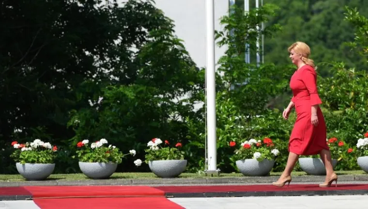 SVEČANI PRIJEM ZA PREDSJEDNIKA KOSOVA: Evo kako je Kolinda dočekala Hashima Thacija