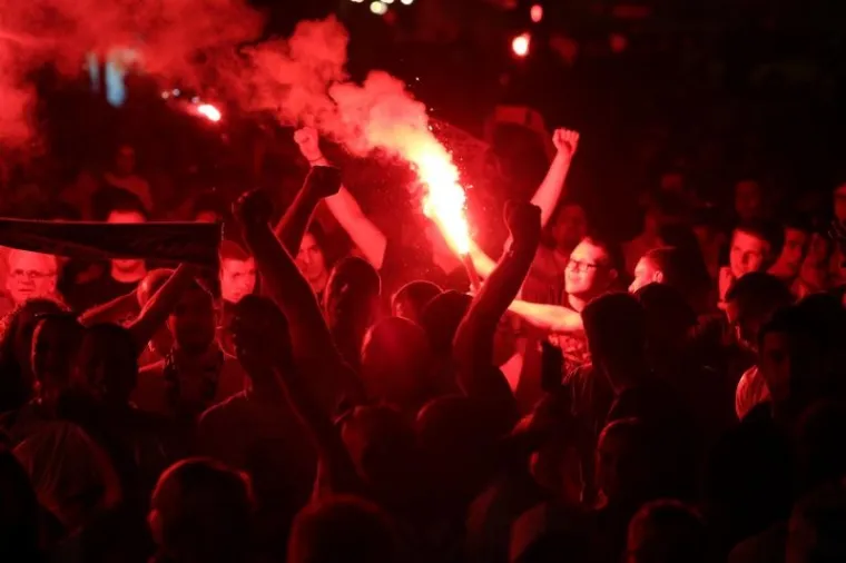 LUDNICA U RIJECI: Pogledajte kako su navijači proslavili osvajanje duple krune