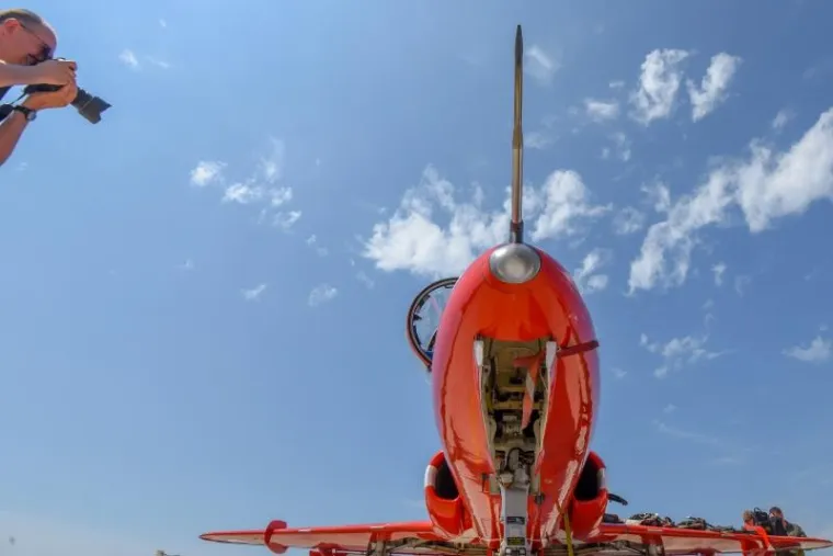 BRITANSKI I HRVATSKI PILOTI IZVODILI AKROBACIJE U ZRAKU: Evo kako je izgledao spektakl nad zadarskim nebom