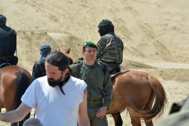 GORAN VIŠNJIĆ FASCINIRAN HRVATSKOM SAHAROM: Pauzu na snimanju iskoristio za selfije s devama i konjima