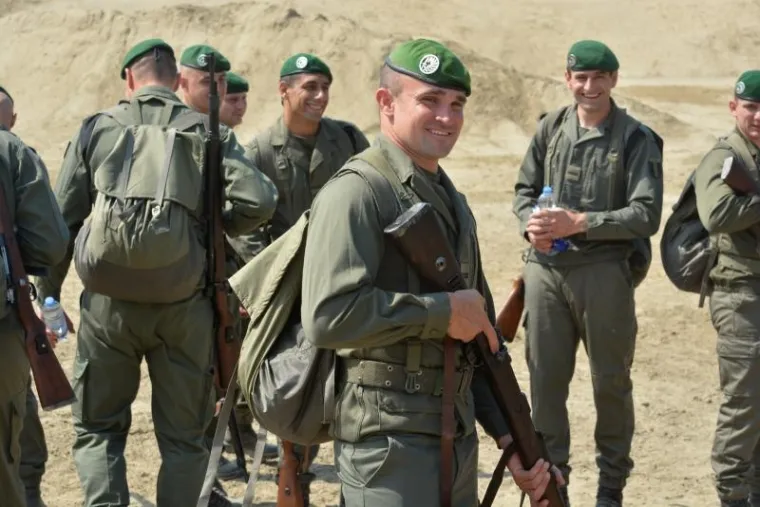 GORAN VI&Scaron;NJIĆ FASCINIRAN HRVATSKOM SAHAROM: Pauzu na snimanju iskoristio za selfije s devama i konjima