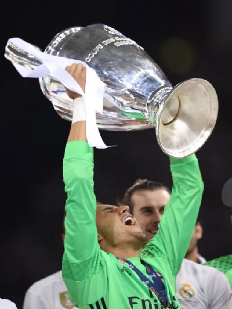 SLAVLJE KRALJEVA: Modrić u emotivnom zagrljaju s djecom, tužna lica igrača Juventusa