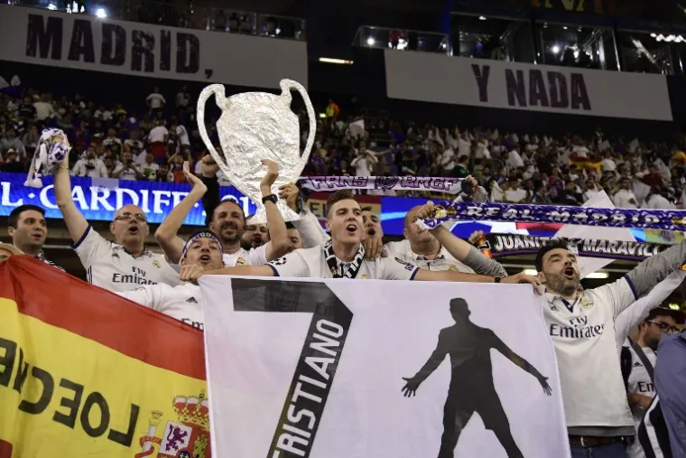 OSJETITE ATMOSFERU S TRIBINA: Navijači Reala i Juventusa u euforiji čekaju start utakmice sezone