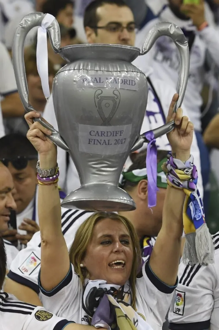 OSJETITE ATMOSFERU S TRIBINA: Navijači Reala i Juventusa u euforiji čekaju start utakmice sezone