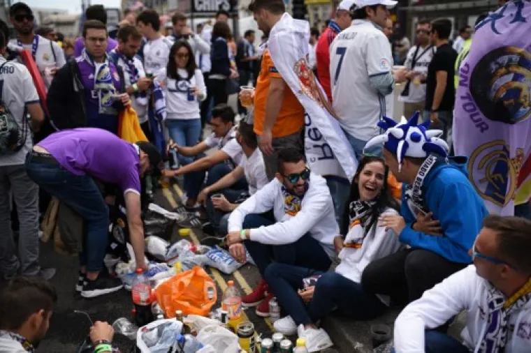 Navijačka groznica zavladala je na ulicama Cardiffa.