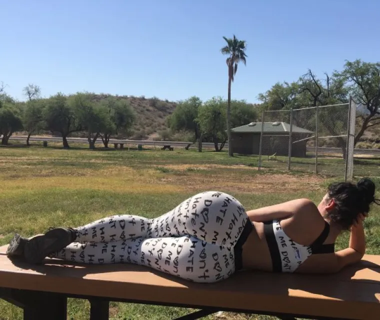 BUNTOVNICE S DOBRIM... RAZLOGOM: Zakon im brani da hodaju gole, ali one su na&scaron;le način kako ga zaobići