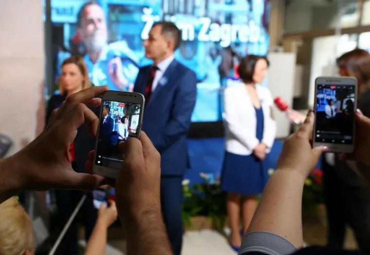 Čekanje rezultata drugog kruga lokalnih izbora u stožeru Bandić Milan 365 - Stranke rada i solidarnosti u Praškoj