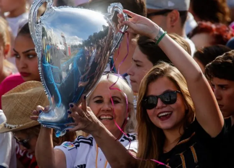 Stotine tisuća ljudi iza&scaron;lo je na ulice Madrida kako bi dočekali svoje &scaron;ampione.