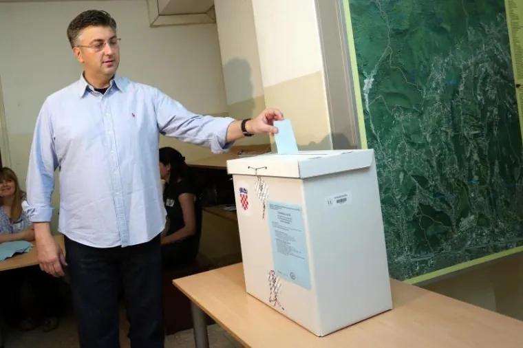 Predsjednik HDZ-a i premijer Andrej Plenković glasovao je u drugom krugu lokalnih izbora za gradonacelnika Zagreba.