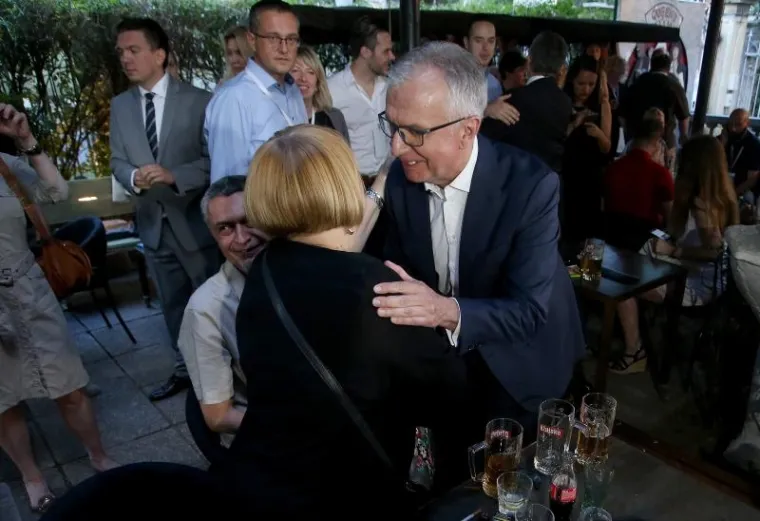 ZAGREB: Čekanje rezultata drugog kruga lokalnih izbora u stožeru Anke Mrak-Tarita&scaron;