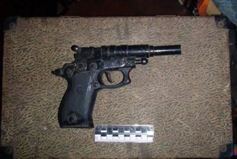 RUSI SU MAJSTORI IMPROVIZACIJE! Pogledajte kolekciju oružja iz ručne radinosti pronađenu kod jednog starca