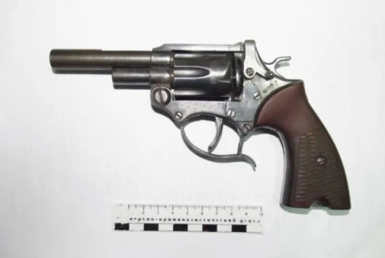 RUSI SU MAJSTORI IMPROVIZACIJE! Pogledajte kolekciju oružja iz ručne radinosti pronađenu kod jednog starca