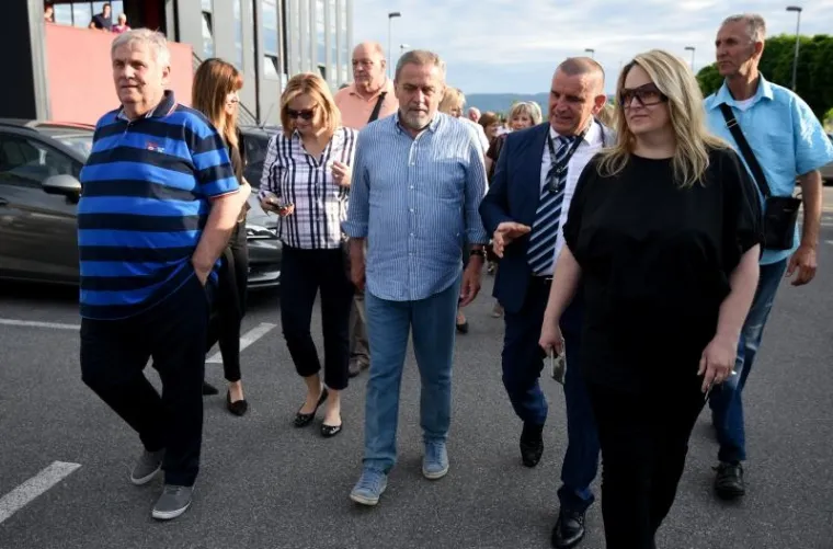 BANDIĆ NASTAVLJA DELATI: Rano jutros obišao rekonstrukciju ceste u Ježdovcu