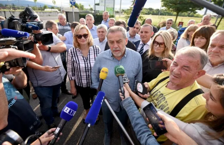 BANDIĆ NASTAVLJA DELATI: Rano jutros obišao rekonstrukciju ceste u Ježdovcu