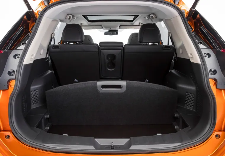 NISSAN X-TRAIL: Najprodavaniji SUV na svijetu stiže dodatno ušminkan i bogato opremljen