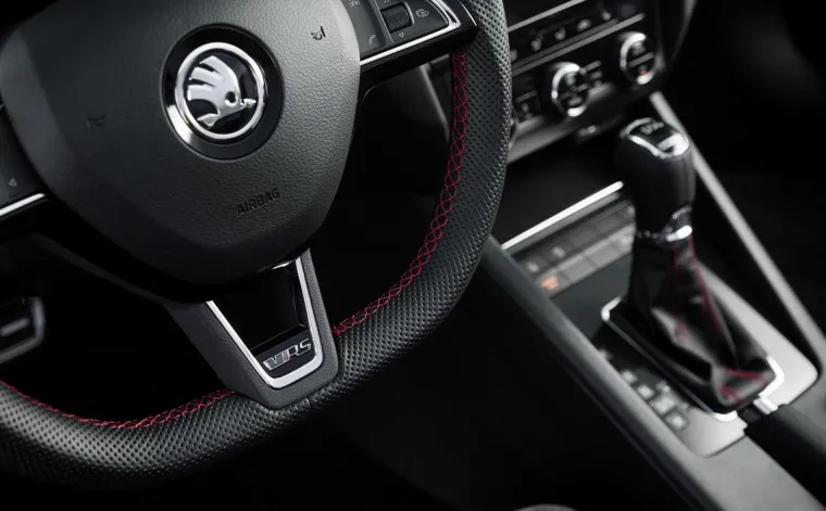 DVIJE IZVEDBE, JEDNAKO BRUTALNE: Škoda Octavia RS 245 je najsnažnija Octavia ikad