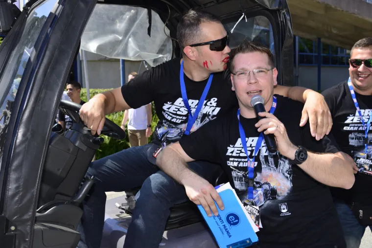 'BRZE I ŽESTOKE' POKAZALE KAKO BARATAJU VOLANOM: Novinarke probile led i odvozile prvu žensku trku na Utrci ubrzanja