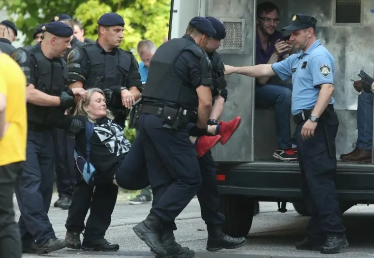 Dramatična deložacija u Zagrebu: Među uhićenima i saborski zastupnici