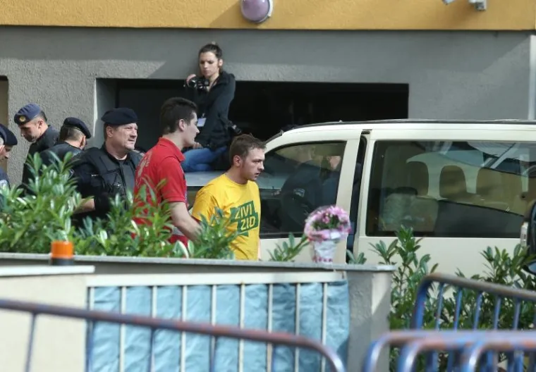 Dramatična deložacija u Zagrebu: Među uhićenima i saborski zastupnici