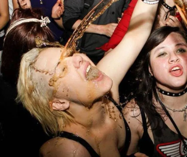 RASPOJASALE SE KAO DA SUTRA NE POSTOJI: Sutra je ipak stiglo, a ovo su fotografije njihovog ludog provoda