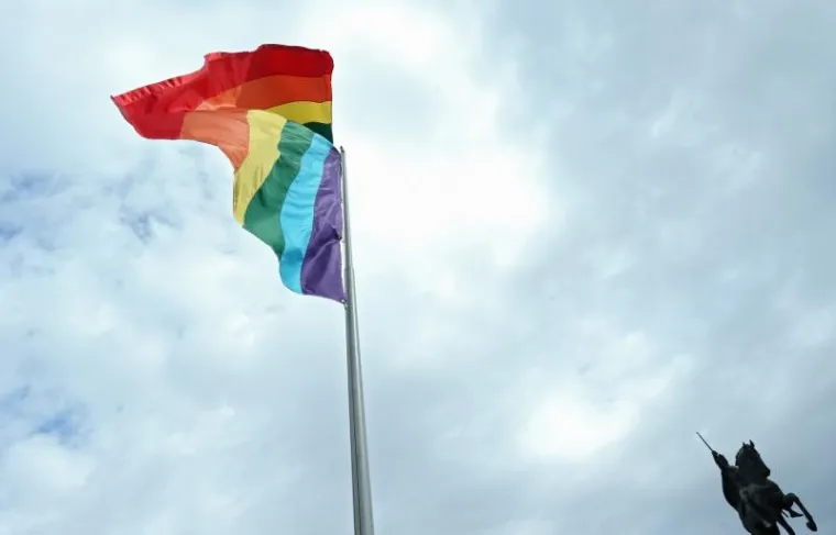 Zastave duginih boja na Trgu kralja Tomislava najavljuju 16. Povorku ponosa