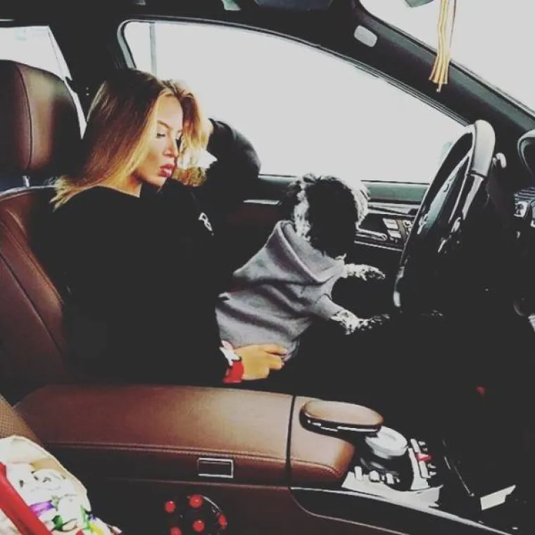 BOGATA DJEČURLIJA STVARNO NEMA MJERU: Pogledajte kako se novcem razbacuju djeca bogatih Švicaraca