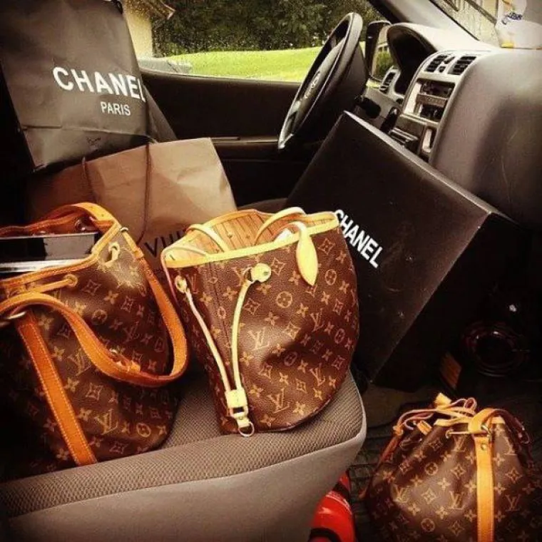 BOGATA DJEČURLIJA STVARNO NEMA MJERU: Pogledajte kako se novcem razbacuju djeca bogatih &Scaron;vicaraca