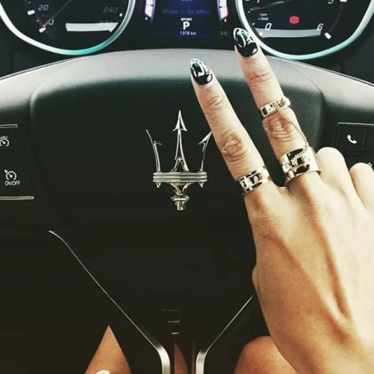 BOGATA DJEČURLIJA STVARNO NEMA MJERU: Pogledajte kako se novcem razbacuju djeca bogatih &Scaron;vicaraca