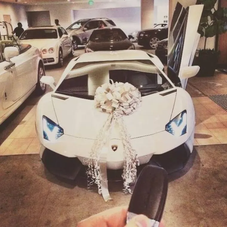 BOGATA DJEČURLIJA STVARNO NEMA MJERU: Pogledajte kako se novcem razbacuju djeca bogatih &Scaron;vicaraca