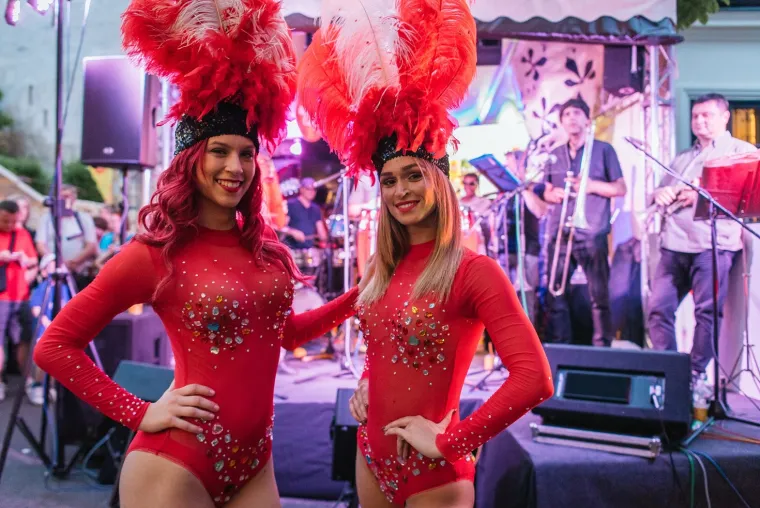 Plesačice koje su začinile Momento Mojito