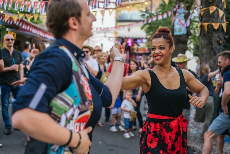 Profesionalni plesači