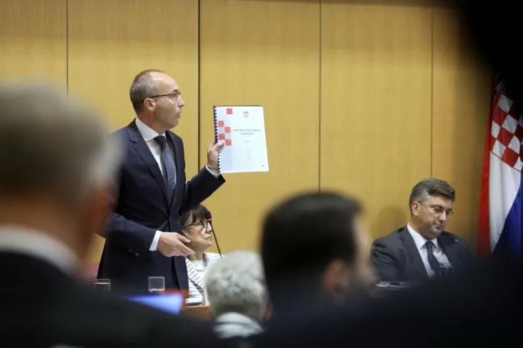 AKTUALNO PRIJEPODNE U SABORU: Zabrinuta lica Vlade Andreja Plenkovića