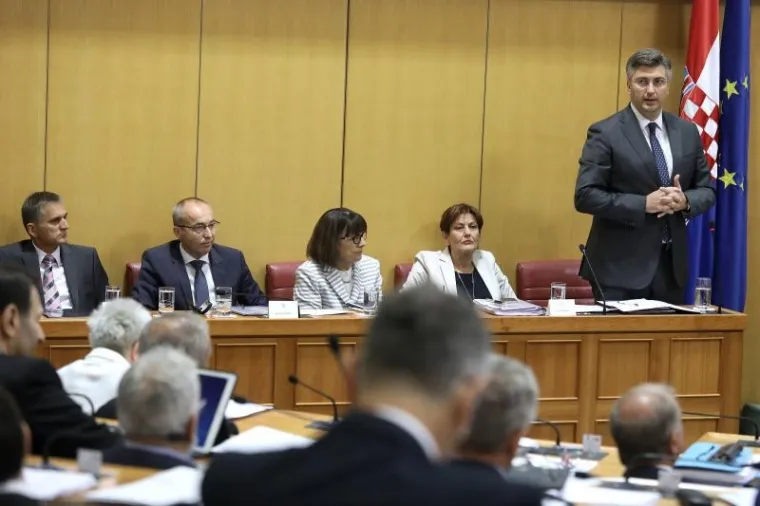 AKTUALNO PRIJEPODNE U SABORU: Zabrinuta lica Vlade Andreja Plenkovića