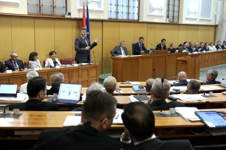 AKTUALNO PRIJEPODNE U SABORU: Zabrinuta lica Vlade Andreja Plenkovića