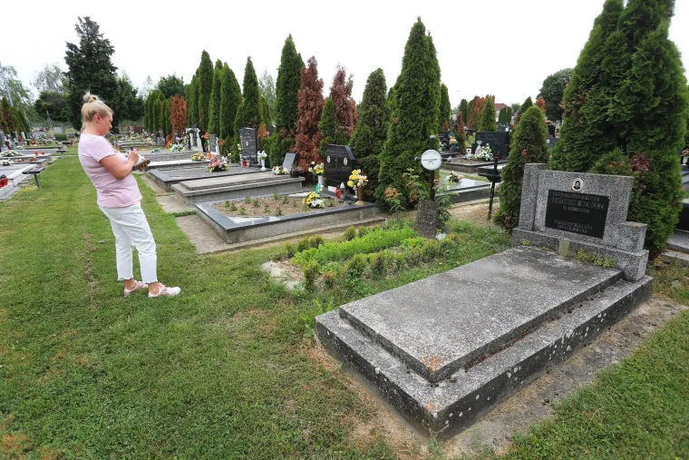 Bizarni vrt u Valpovu: netko uzgaja povrće na grobu njegove majke, a sin nema pojma za to