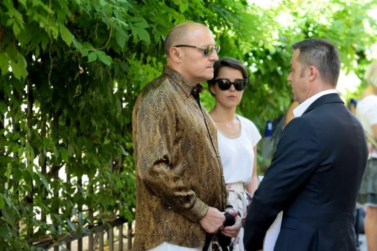 A ova nam fotografija iz kolovoza prošle godine, na kojoj je Ferenčak u društvu bivšeg glavnog tajnika SDP-a Igora Dragovana, kaže: Nije mu prvi put!